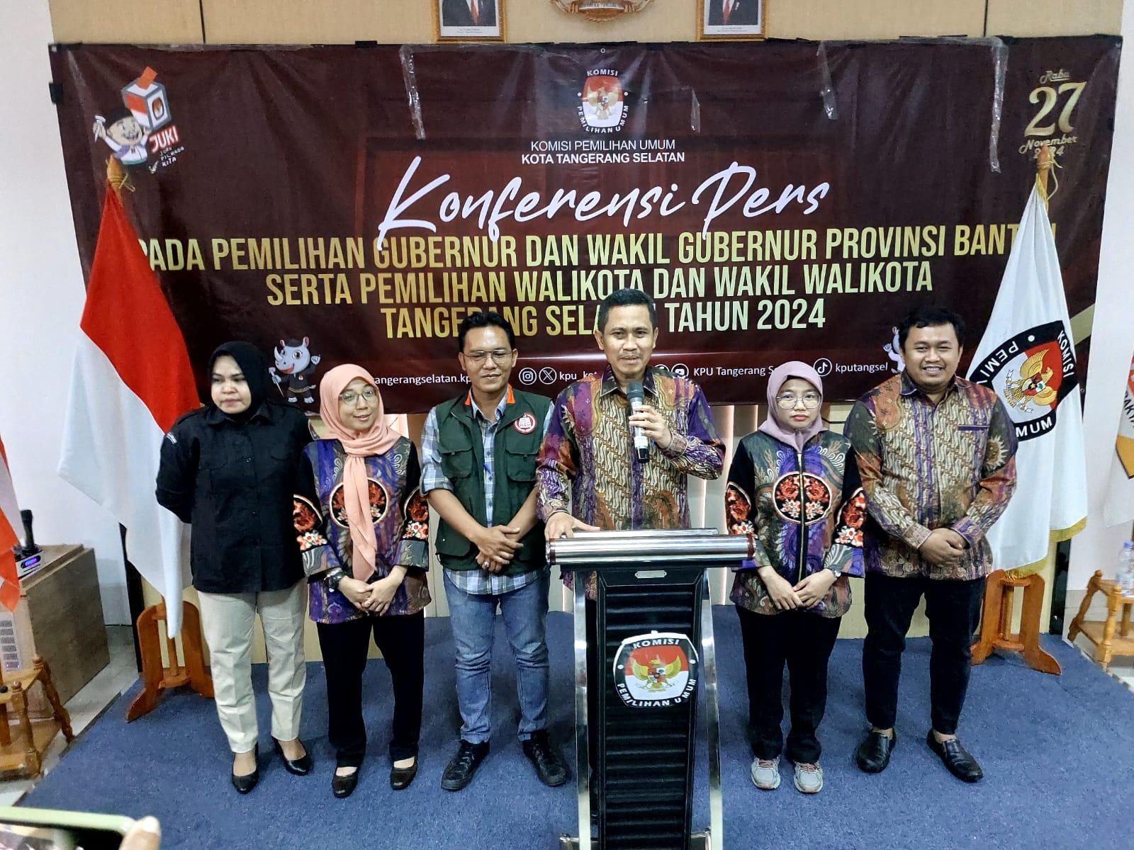 KPU Kota Tangsel menetapkan pasangan calon Pilkada Kota Tangsel, Minggu (22/9).(dra)