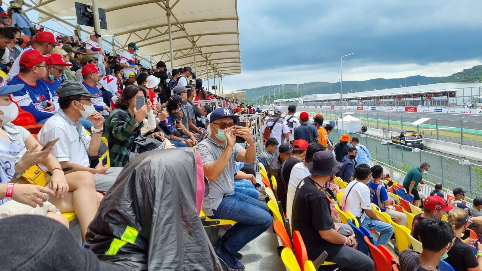 Penonton MotoGP Mandalika 2023. Foto : Ist