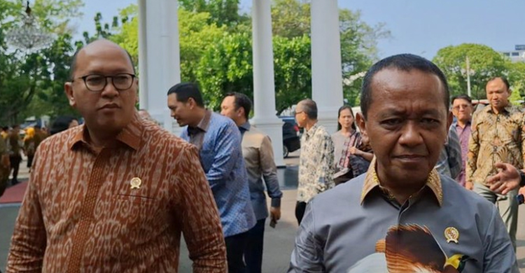 Menteri Investasi Rosan Roeslani (kiri) dan Menteri ESDM Bahlil Lahadalia seusai menghadap Presiden Jokowi, di Istana Negara. Foto: Ist