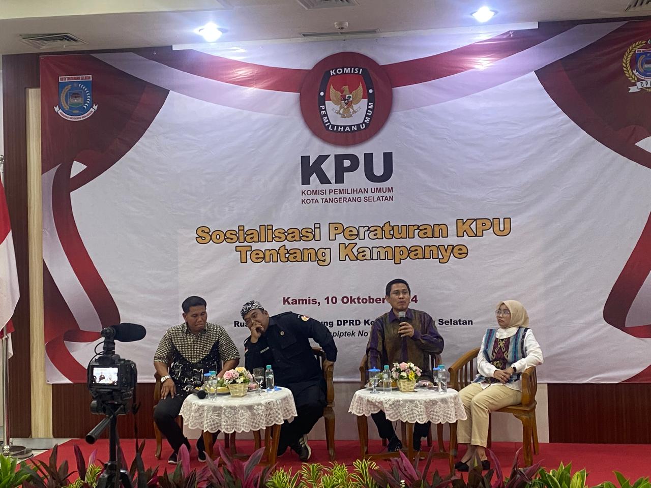 KPU Kota Tangsel memperingatkan anggota dewan agar cuti aaat kampanye.(dra)