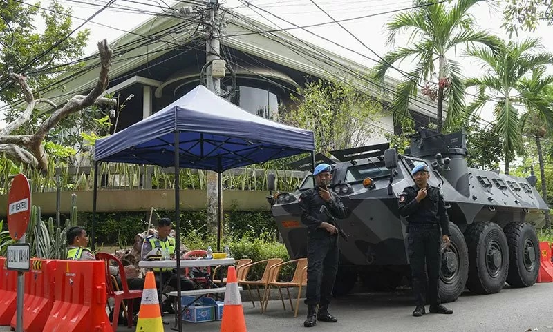 Panser Anoa siaga di kediaman rumah Dinas Wapres di Jln Diponegoro. Foto : Ist