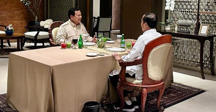 Makan malam bersama Presiden Jokowi bersama Prabowo. Foto : Ist