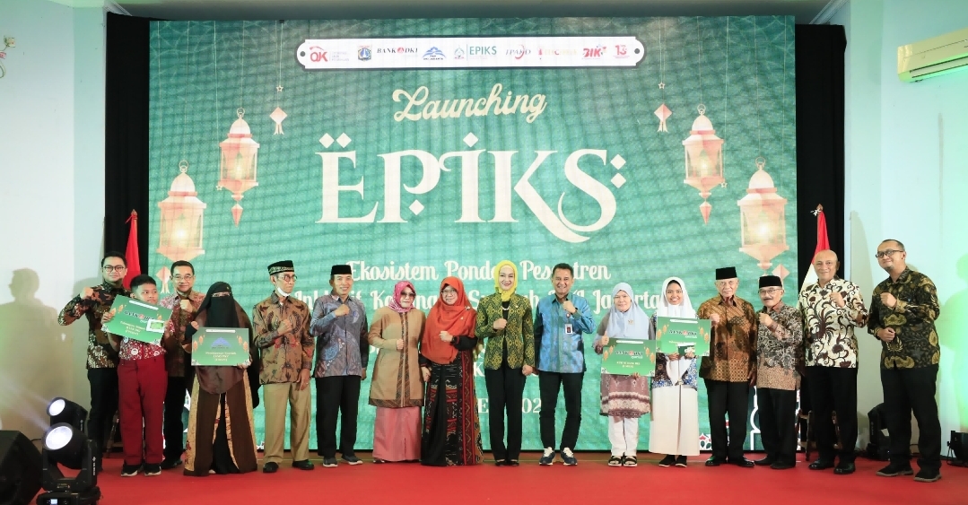 Kantor OJK Jabodebek dan Provinsi Banten meluncurkan pilot project Ekosistem Pondok Pesantren Inklusif Keuangan Syariah (EPIKS) di Pondok Karya Pembangunan, Ciracas, Jakarta Timur, Selasa (15/10/2024). (Ist)