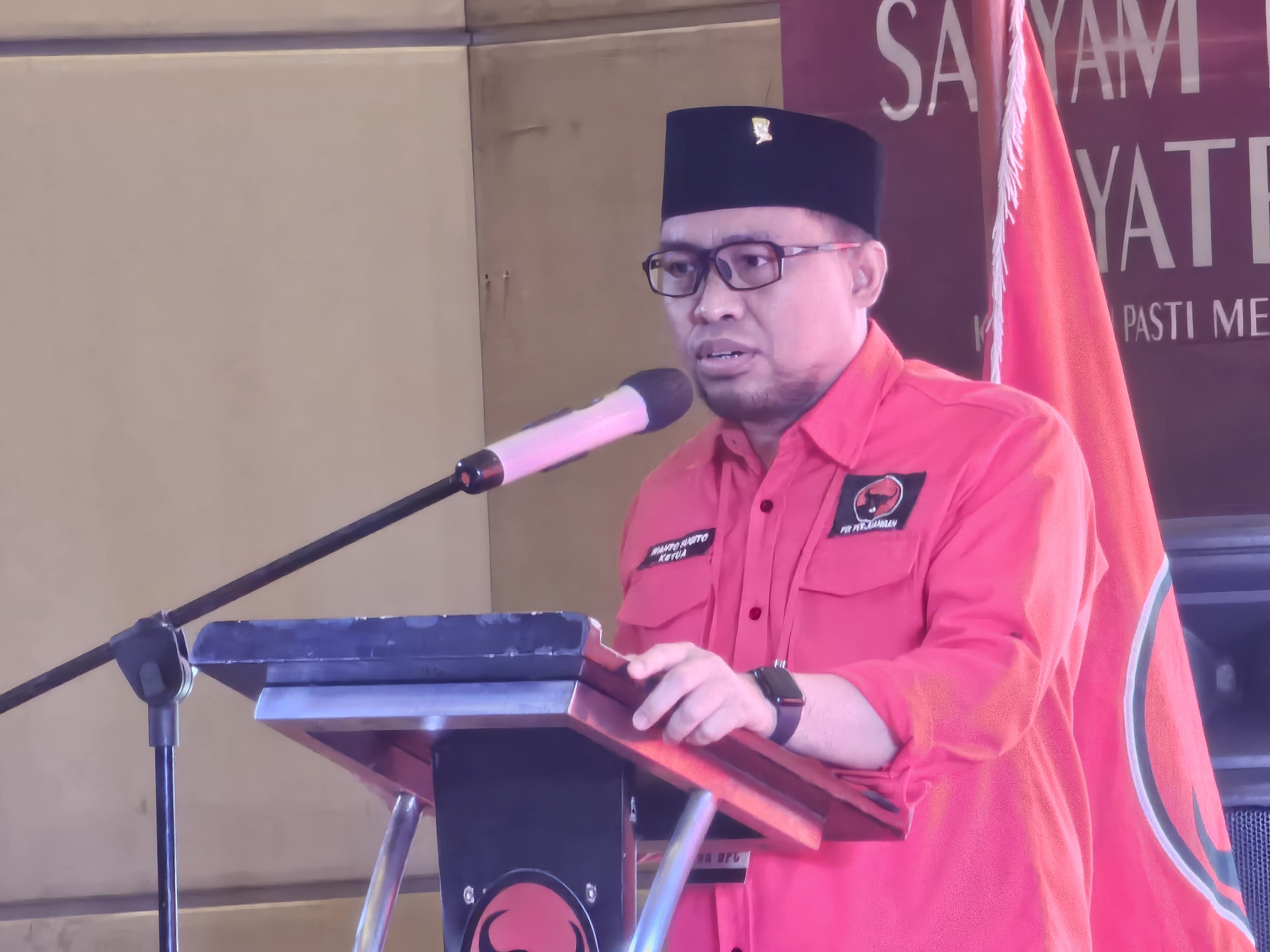 Ketua DPC PDIP Kota Tangsel Wanto Sugito mengaku akan kawal agar Airin-Ade tidak dicurangi.(dra)