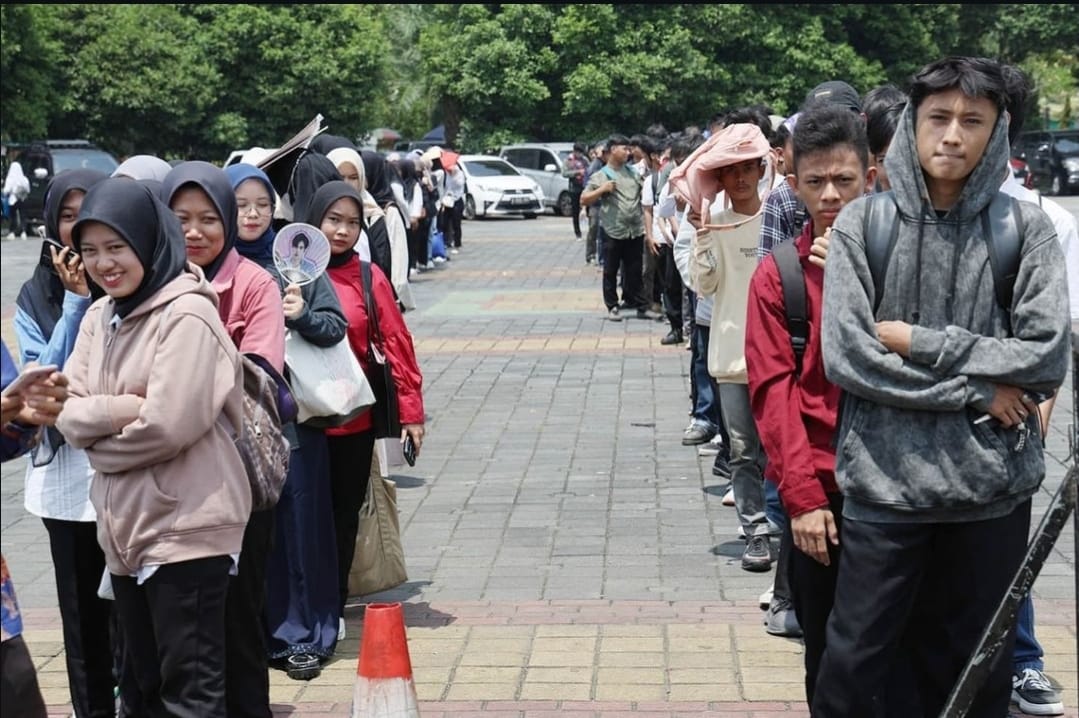 Job Fair Banten 2024 diserbu ribuan pencari kerja dari berbagai daerah Banten, yang digelar di halaman Masjid Raya Al-Bantani, KP3B, Kota Serang, Selasa (8/10).