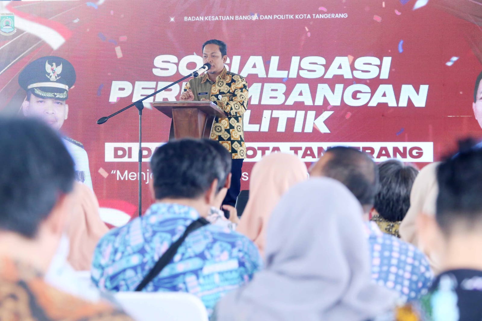 Penjabat (Pj) Wali Kota Tangerang, Nurdin, saat memberikan sambutan di kegiatan Sosialisasi Perkembangan Politik di Daerah yang berlangsung di Graha Bhakti Karya Modernland, Kota Tangerang, Kamis (31/10).(mg.2)