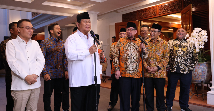 Presiden terpilih Prabowo bersama petinggi PKS. Foto : Ist