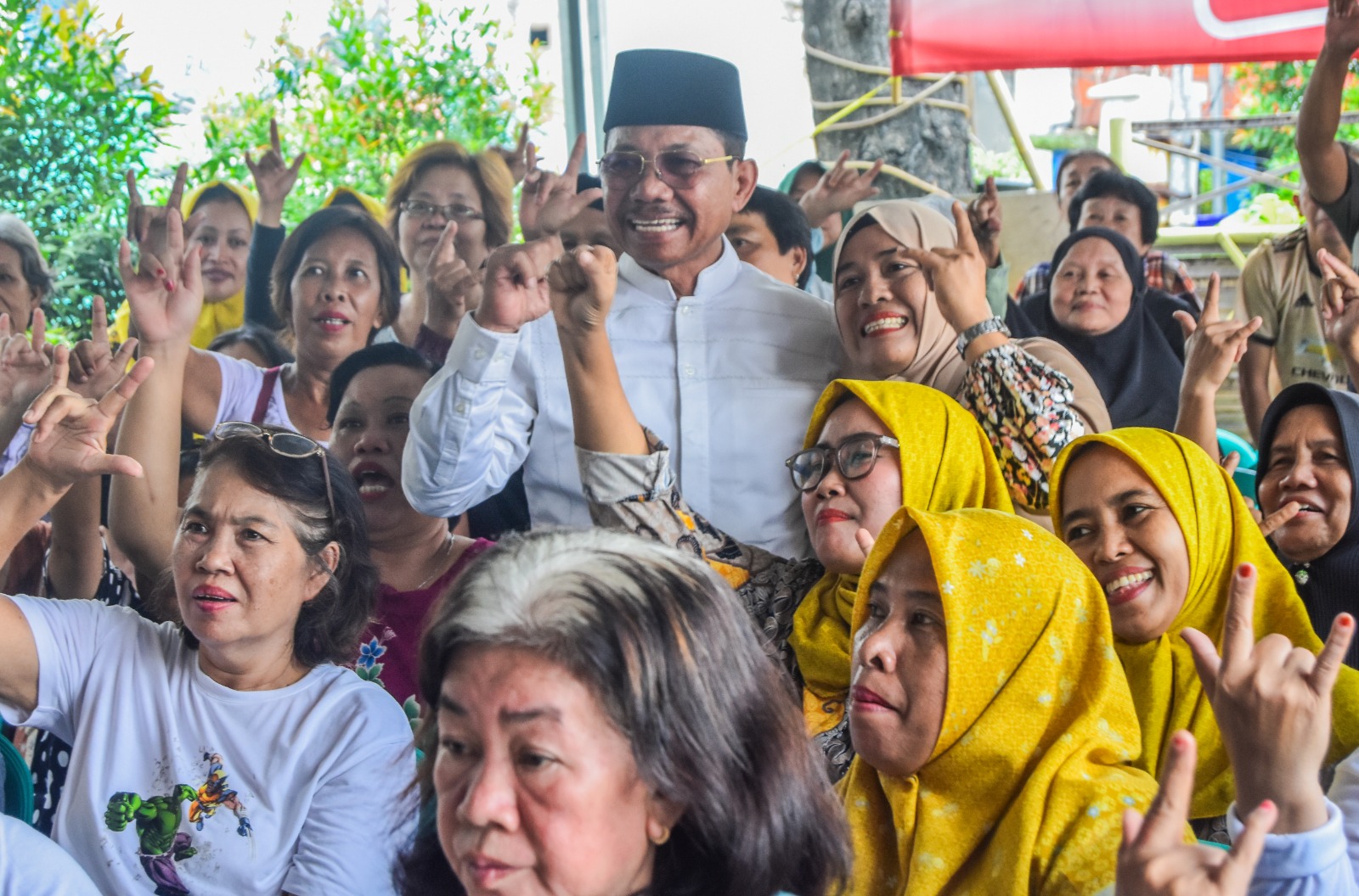 Calon Wali Kota Tangerang, Sachrudin blusukan ke Kampung Markisa, RT002/002 Kelurahan Pasar Baru, Kota Tangerang, Senin (07/10/2024). (ist).