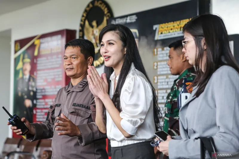 Sandra Dewi Siap Jadi Saksi Di Persidangan Harvey Moeis