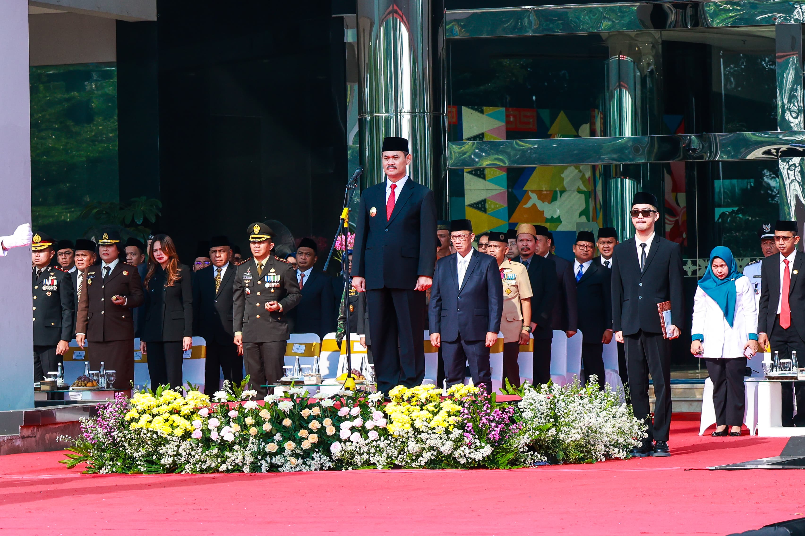 SUMPAH PEMUDA. Pjs Wali Kota, Tabrani saat menyampaikan pesan dalam Upacara Peringatan Hari Sumpah Pemuda di Pemkot Tangsel, Senin (28/10).(rmn)