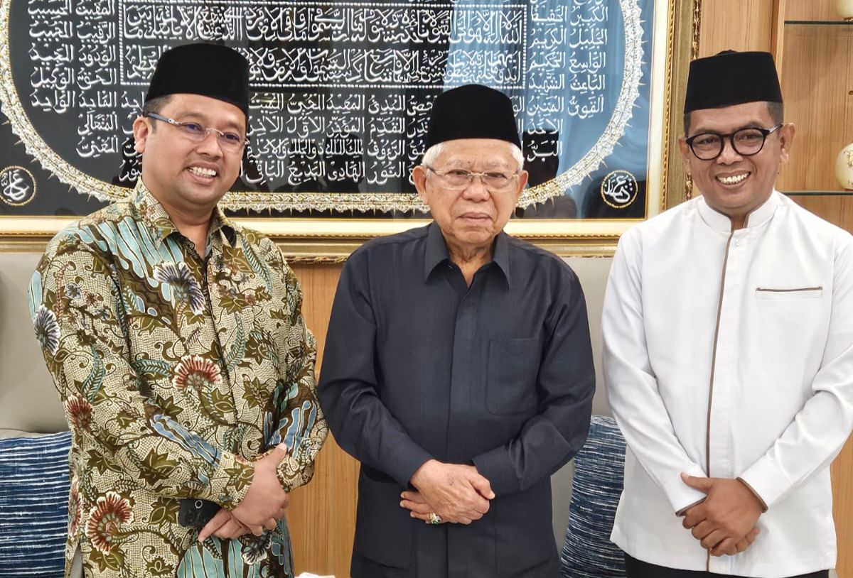 Calon Gubernur Banten Andra Soni bertemu KH. Ma’ruf Amin di Depok, Jawa Barat, Jumat (15/11). Dalam pertemuan tersebut Andra Soni ditemani mantan Walikota Tangerang Arief R Wismansyah.