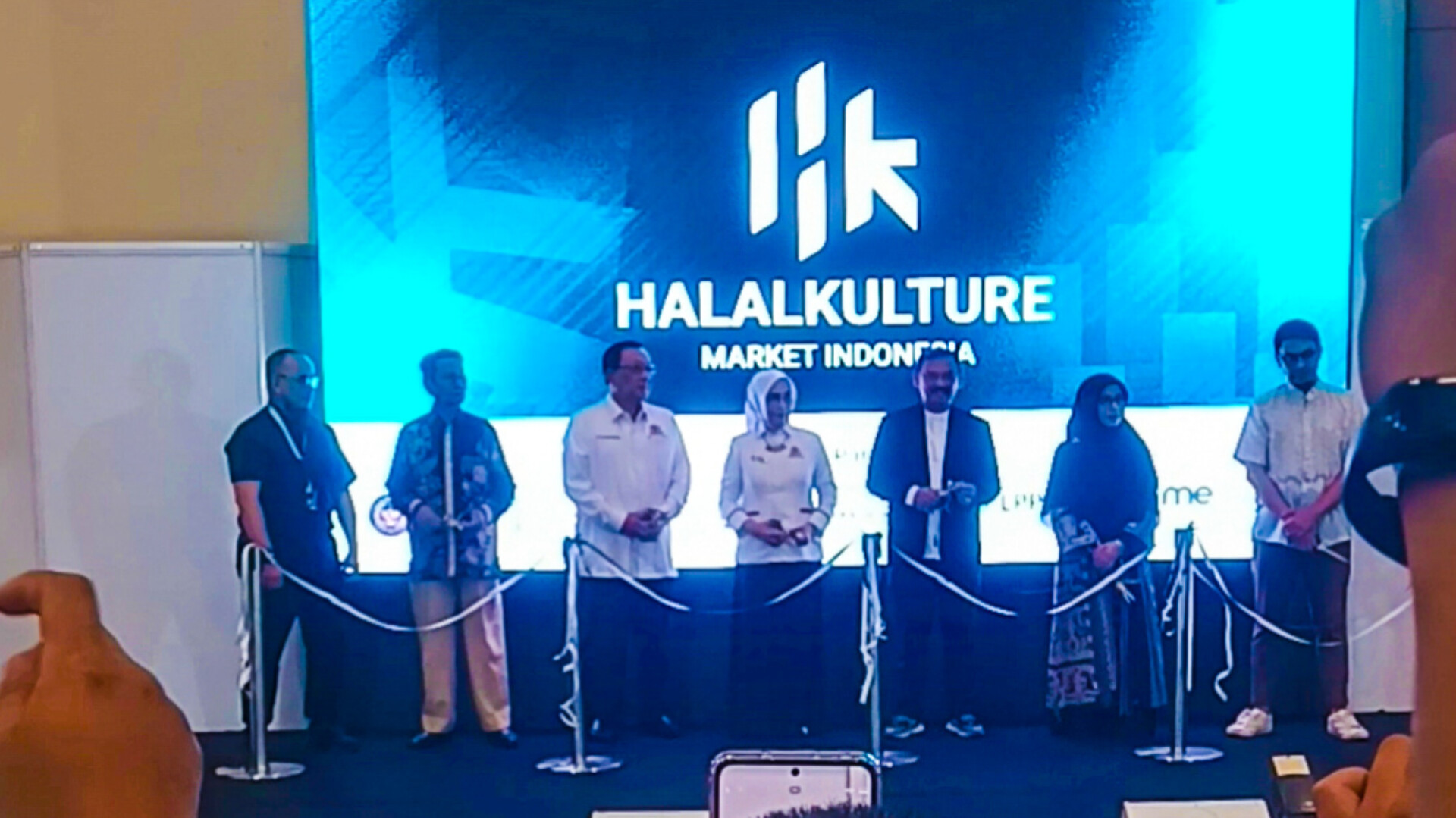 Seremoni pembukaan Halal Kulture Market 2024 di ICE BSD Hall 3-3A, Kabupaten Tangerang, Jum'at (01/11/2024). (tangselpos.id/lim)