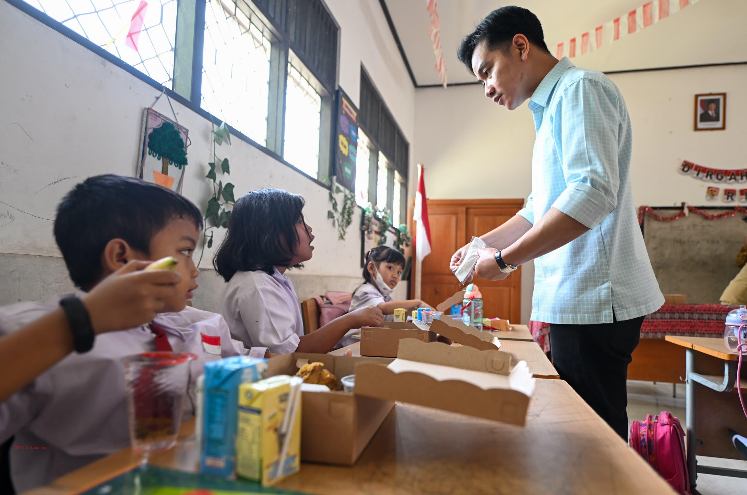 Wapres Gibran meninjau program Makan Bergizi Gratis di Palangkaraya. Foto SetWapres