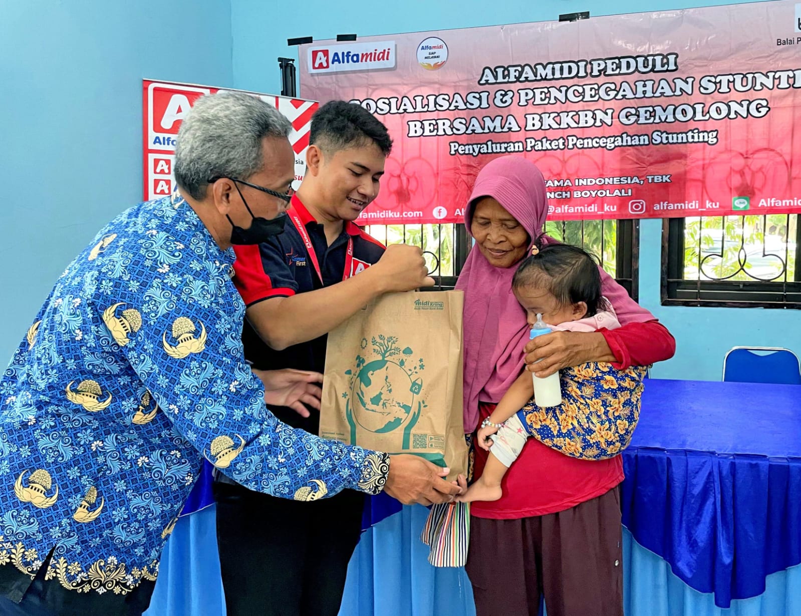 PT Midi Utama Indonesia Tbk (Alfamidi) menjalankan program Corporate Social Responsibility (CSR) pengentasan stunting secara nasional. (Ist)