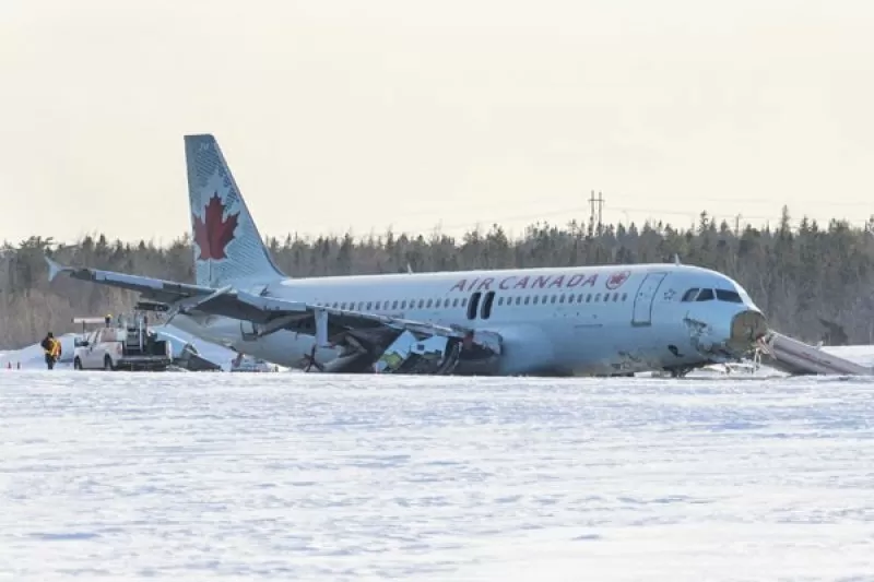 Pesawat Air Canada yang mengalami kecelakan. Foto : Ist