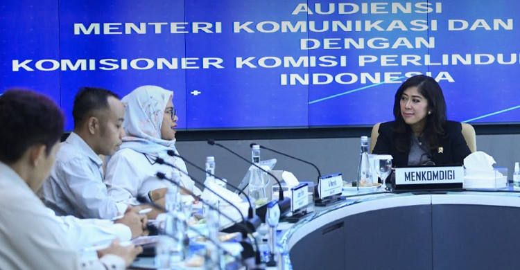 Rapat koordinasi Menteri Komdigi Meutya Hafid (kanan) bersama KPAI. Foto : Ist