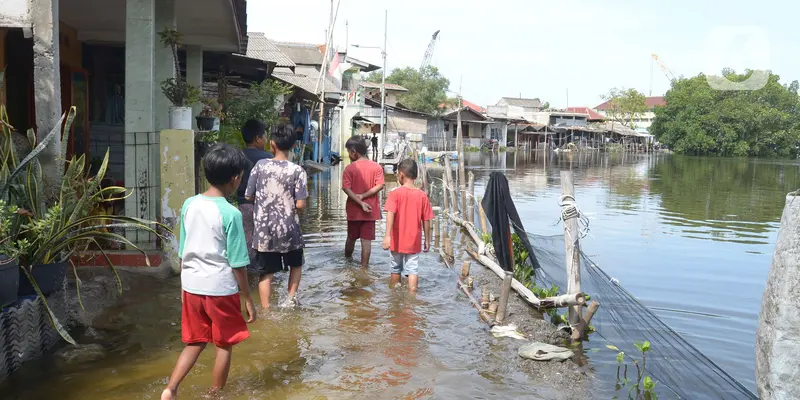 Banjir rob di daerah Marunda, Jajarta Utara. Foto : Ist