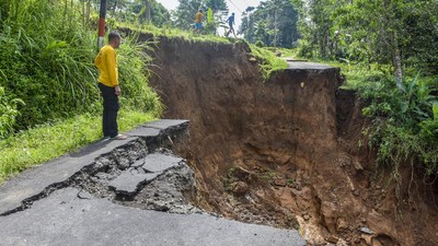 Tanah Longsor di daerah Jakarta Selatan. Foto