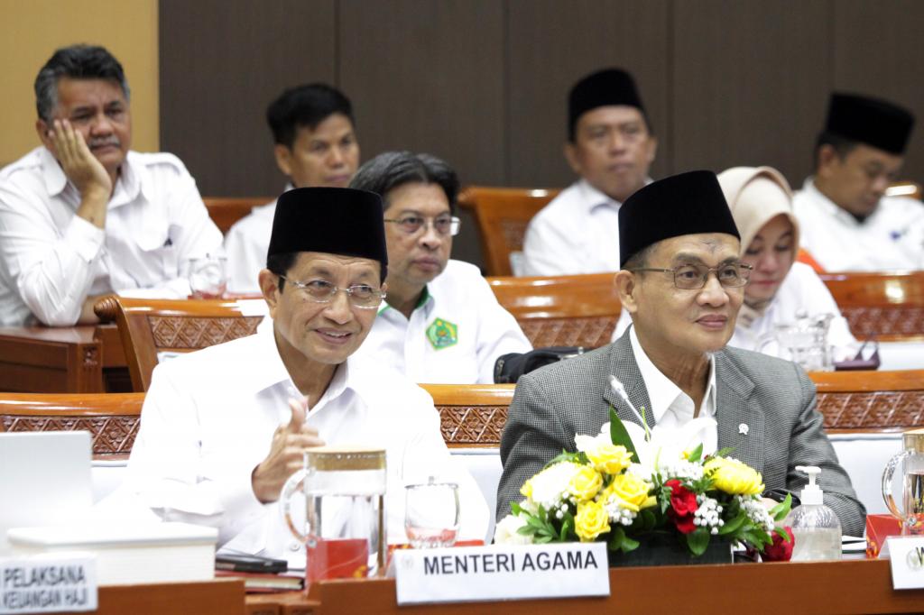 Menteri Agama Nasaruddin Umar (kiri) saat rapat perdana dengan DPR. Foto : Ist