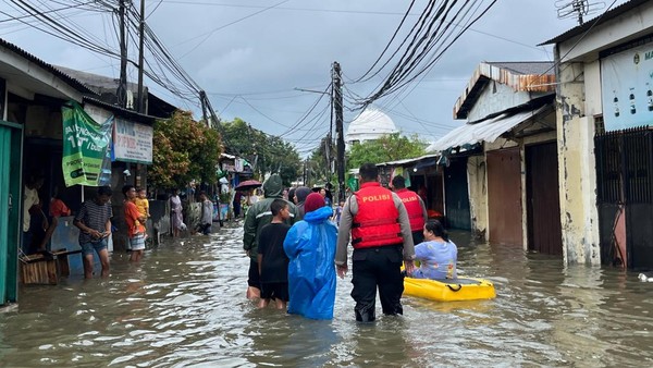 Banjir di daerah Cengkareng. Foto : Ist