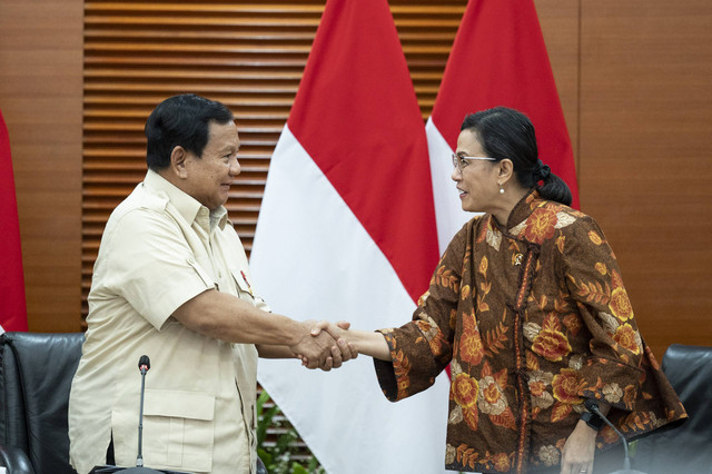 Presiden Prabowo bersama Menkeu Sri Mulyani. Foto : Ist