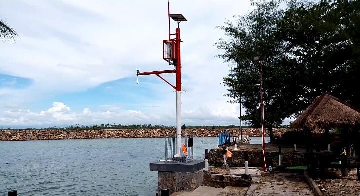 Alat berteknologi canggih pendeteksi tsunami terpasang di area Pantai Tanjung Lesung.