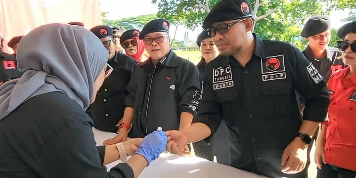 DPC PDIP Kota Tangsel gelar apel siaga jelang Kongres PDIP, bahkan juga cap jempol dengan darah.