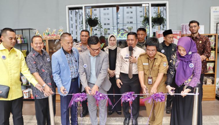 Suasana Launching Pojok UMKM bekerja sama dengan Hotel Vega, yang digelar Kecamatan Kelapa Dua, Kabupaten Tangerang pada Selasa (4/2).