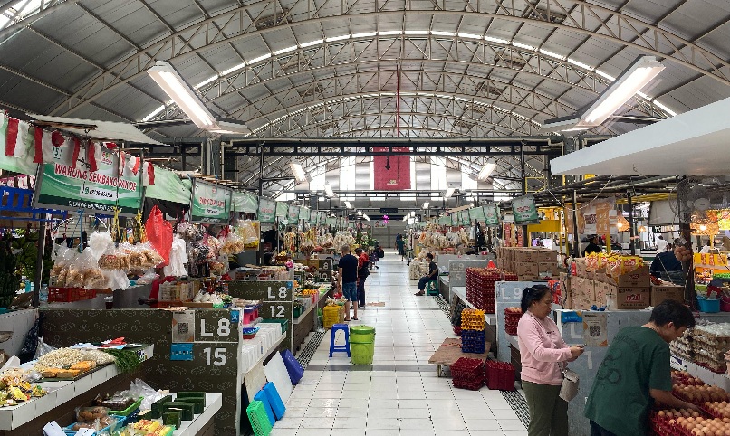 Pasar Intermoda, Cisauk, Tangerang. Foto : Trisan/Mg