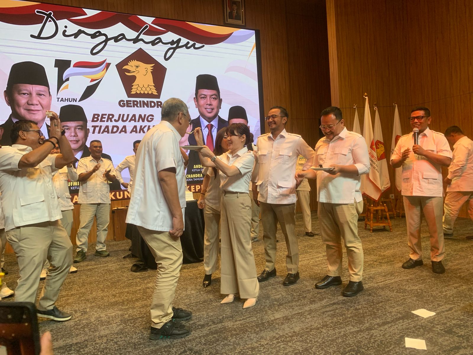 DPC Gerindra Kota Tangsel gelar kegiatan peringatan HUT Gerindra di Serpong, Senin (17/2) malam.(dra)