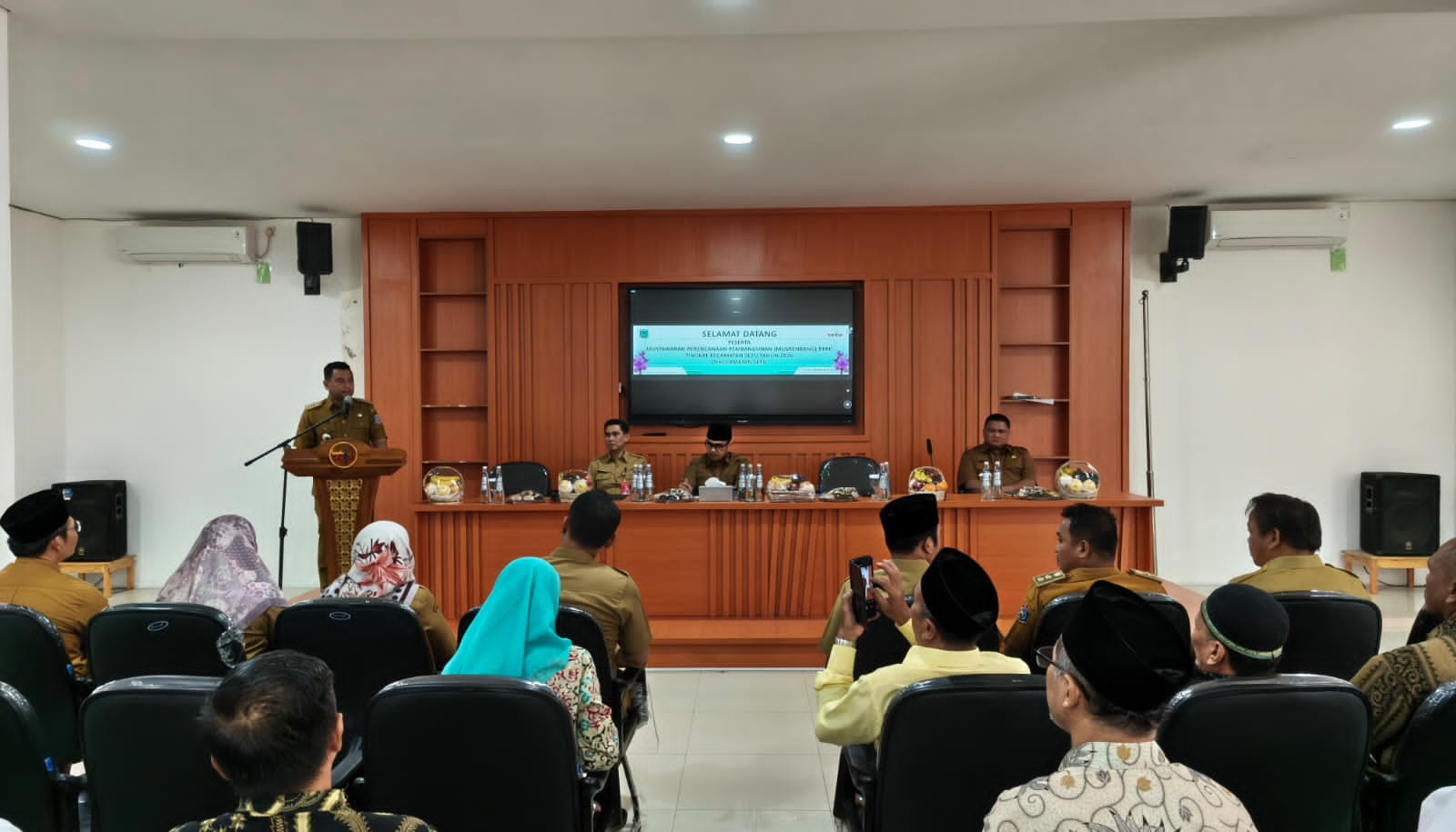 Musyawarah Perencanaan Pembangunan (Musrenbang) di Kecamatan Setu, Senin (3/2/2025).Foto : Dzikri/TP