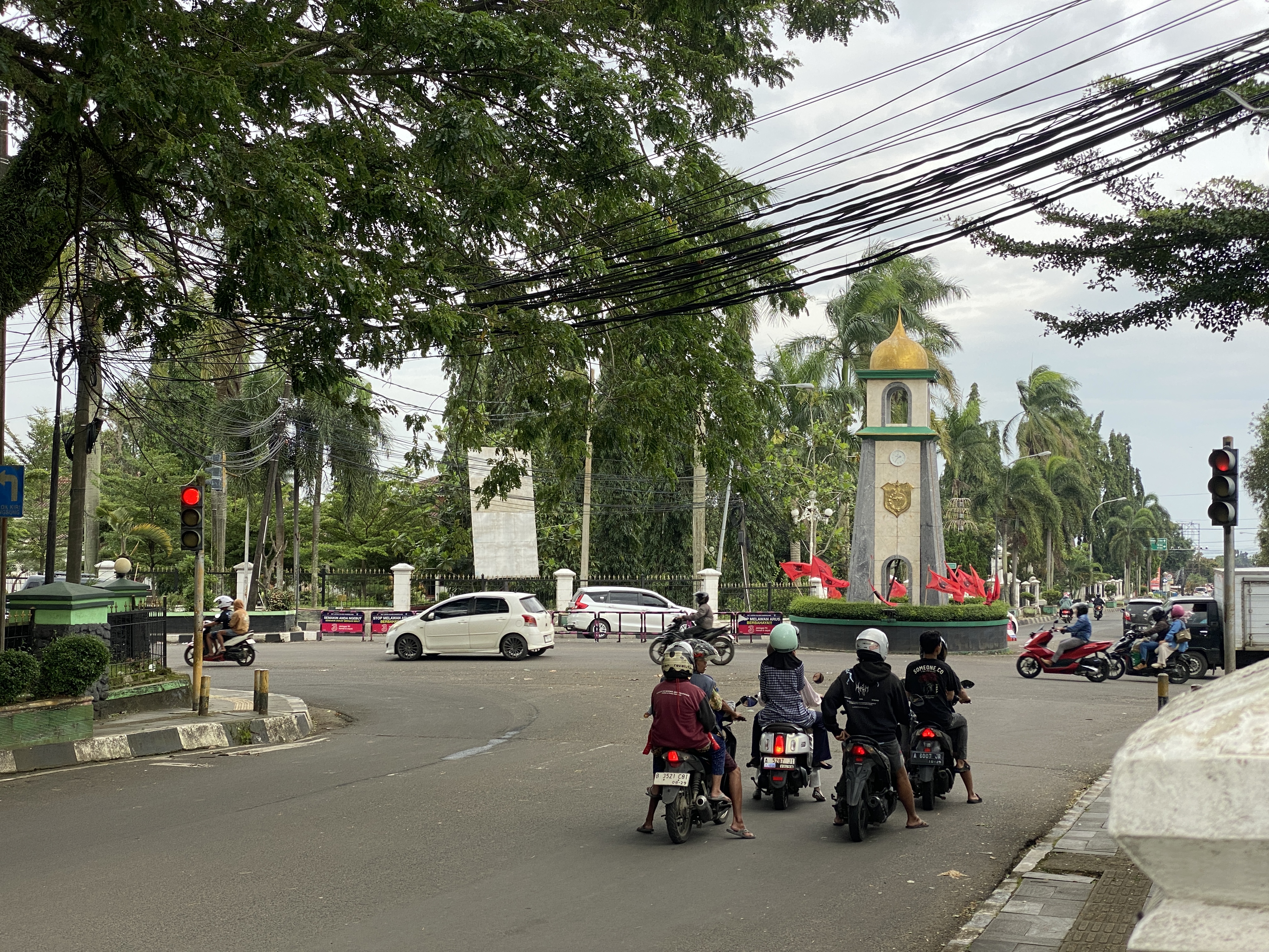 Kondisi traffic light di Jalan Raya Kesehatan Pandeglang sudah menyala kembali dan berjalan normal, Minggu (2/2).(pal)