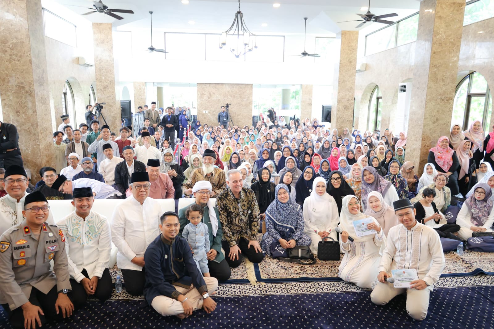 Benyamin Davnie saat menghadiri milad Rumah Al-Qur'an Aqsyanna di Ciputat Timur, Minggu (2/2).(rmn)