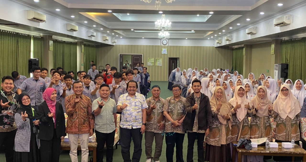 Rektor UMJ menerima Kunjungan ratusan siswa dari SM Muhammadiyah 2 Surabaya. (dra)