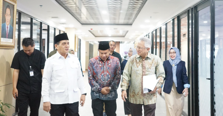 Wemenag Romo Muhammad Syafii saat bertandang ke Mendiktisaintek, Prof. Satryo Soemantri Brodjonegoro. Foto: Ist