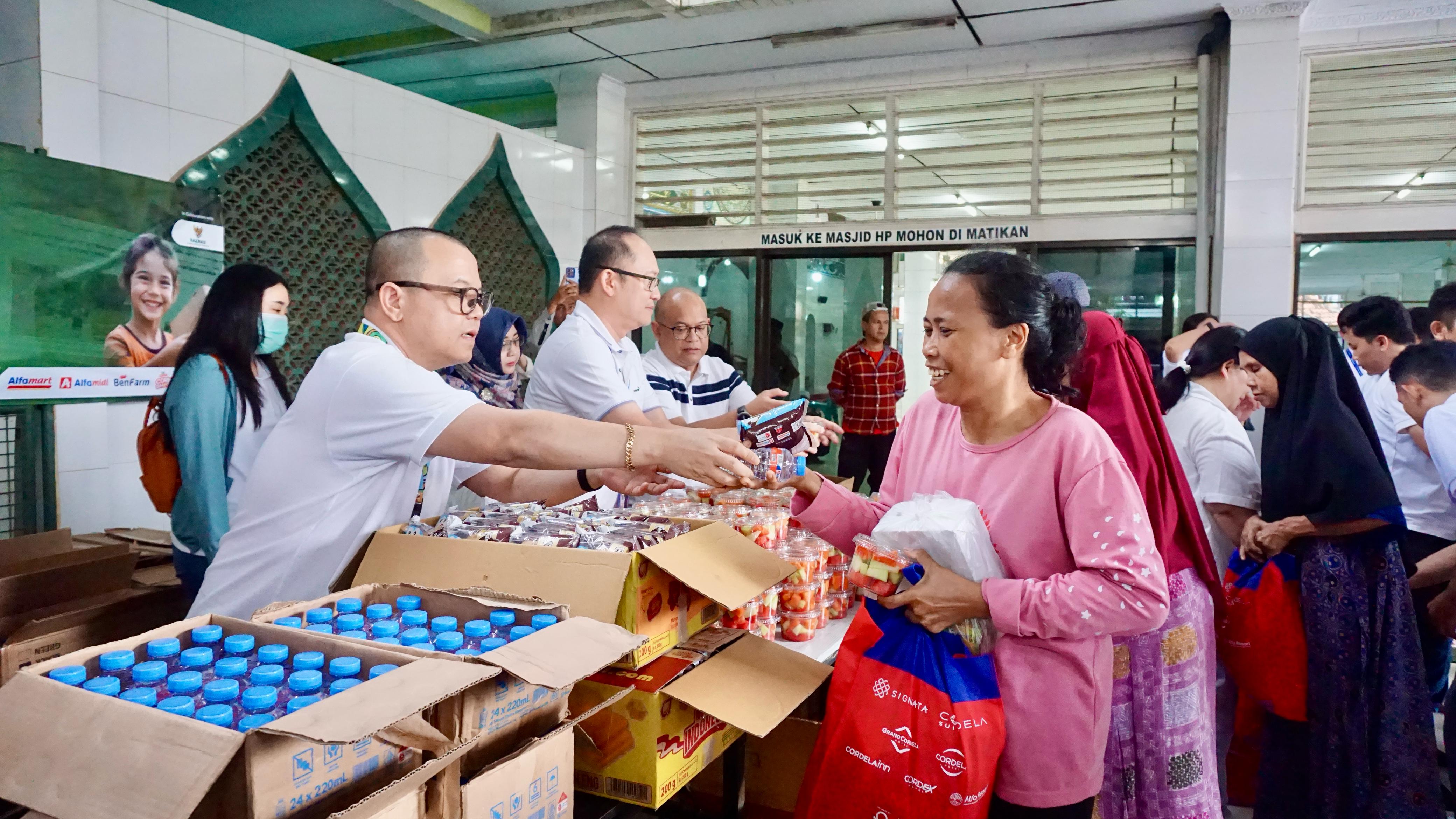 Alfaland Group melakukan berbagai kegiatan aksi sosial dan lingkungan dalam rangka merayakan Hari Ulang Tahun (HUT) ke-26. (Ist)