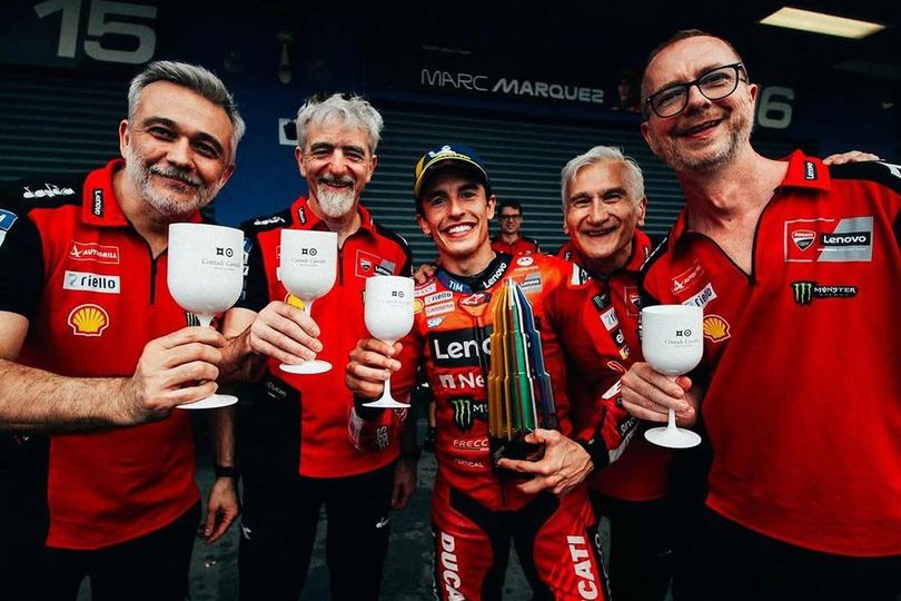 Pembalap Ducati Marc Marquez (tengah). Foto : Ist