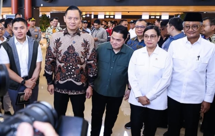 Menkeu Sri Mulyani (no 2 dari kanan) saat konferensi pers di Terminal 2 Bandara Soetta. Foto : Ist