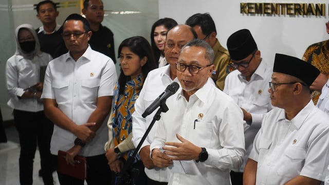 Menko Pangan Zulkifli Hasan saat konferensi pers. Foto : Ist