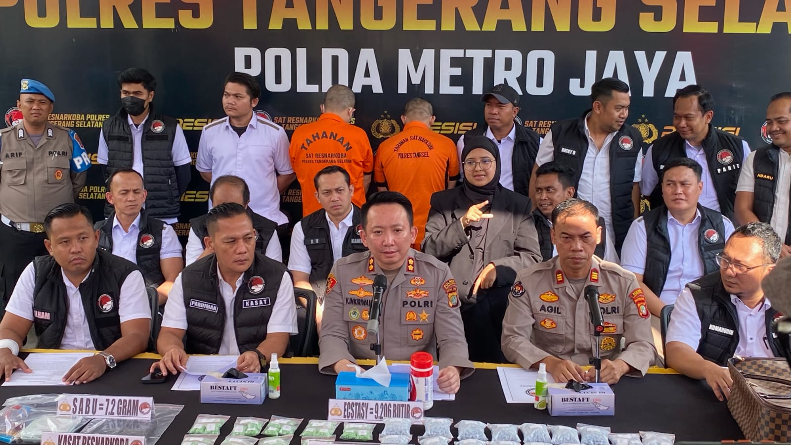 Polres Tangsel rilis ungkap kasus narkoba di Markas Polres Tangsel, Kamis (13/3).