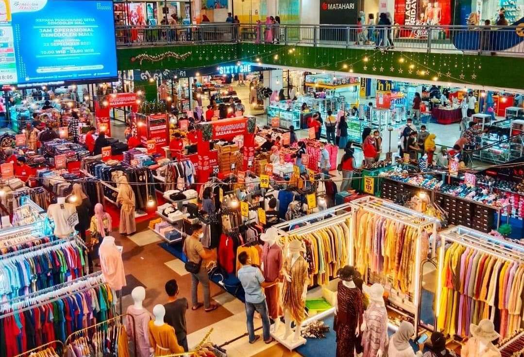 Ramainya pengunjung jelang Lebaran di sebuah Mall. Foto : Ist