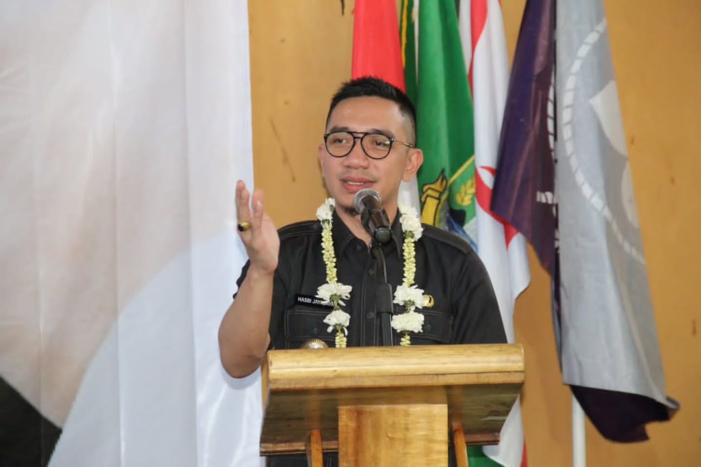 Bupati Lebak Moch Hasbi Asyidiki Jayabaya, sedang memberikan sambutan di acara Peringatan Hari Pendengaran Sedunia Tahun 2025 Tingkat Kabupaten Lebak, di SKH Negeri 02 Rangkasbitung,” Rabu (23/4).