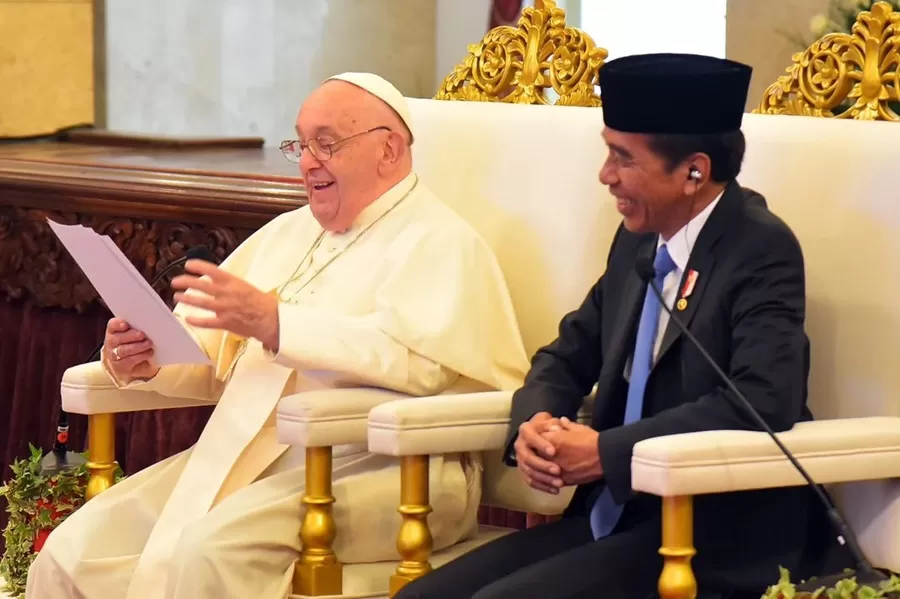 Paus Fransiskus saat lawatan di Indonesia pada September 2024. Foto : Ist