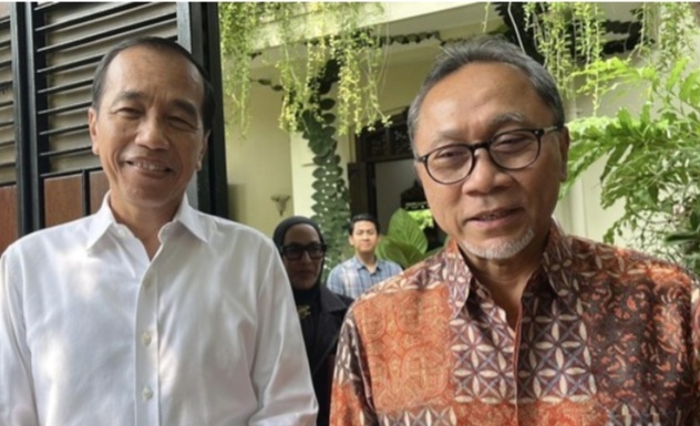 Menko Pangan Zulkifli Hasan saat bertandang ke rumah Jokowi di  Solo. Foto : Ist