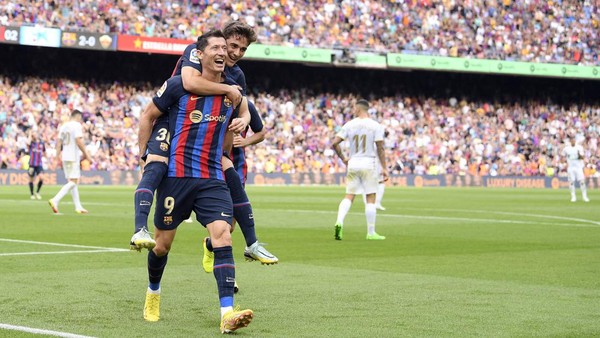 Barcelona Tutup Musim Dengan Kemenang 3-0 Libas Athletic Bilbao. Lewandowski sang pencetak gol Barca. Foto : Ist