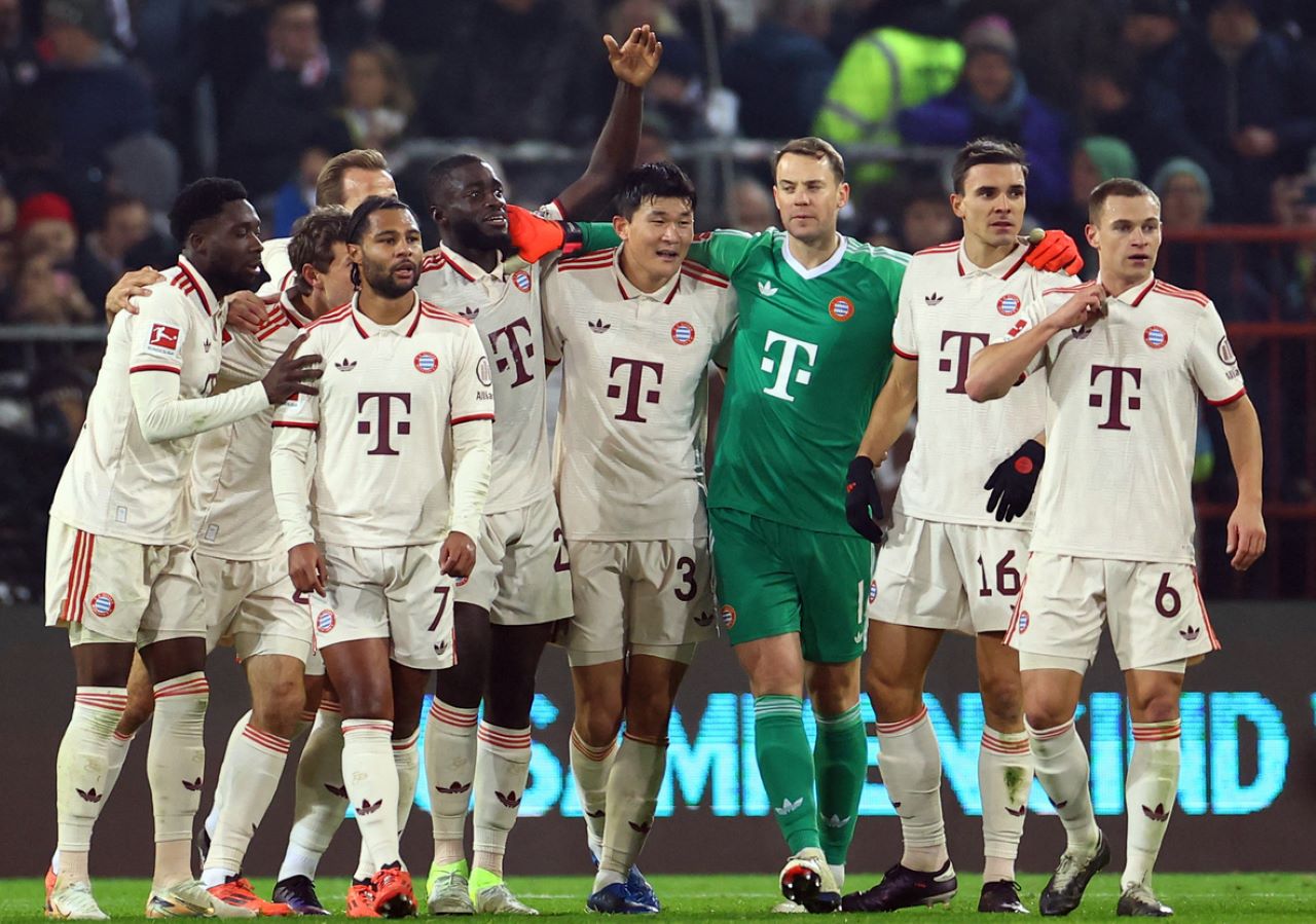 Bayern Muenchen Akhirnya Bakal Angkat Trofi Skuad Bayern Muenchen. Foto : Ist