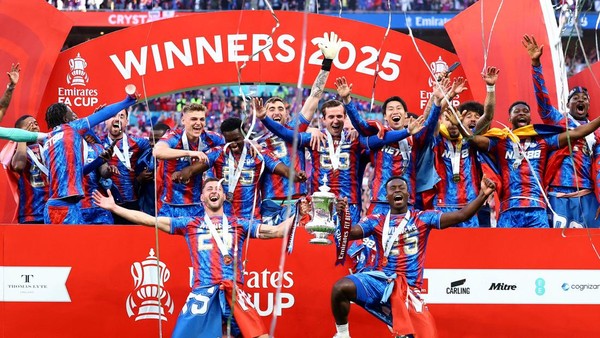 Crystal Palace Juara Piala FA, Penantian 120 Tahun Berbuah Manis Foto : Ist