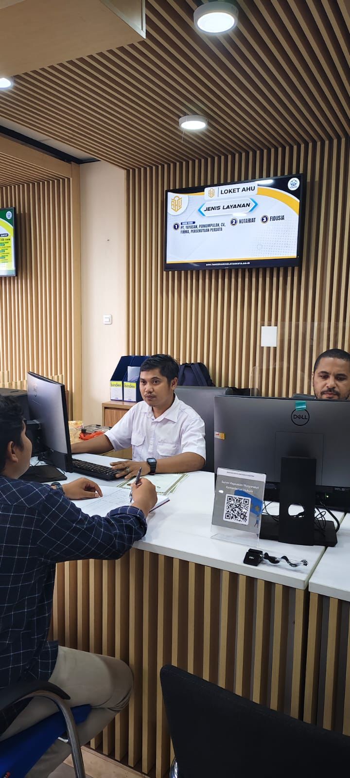 Dirjen Administrasi Hukum Umum Buka Gerai Di Cilenggang Layanan Direktorat Jenderal Administrasi Hukum Umum (Ditjen AHU) Kementerian Hukum (Kemenkum) resmi membuka gerai pelayanan di Mal Pelayanan Publik (MPP) Kota Tangerang Selatan, Kamis (8/5).