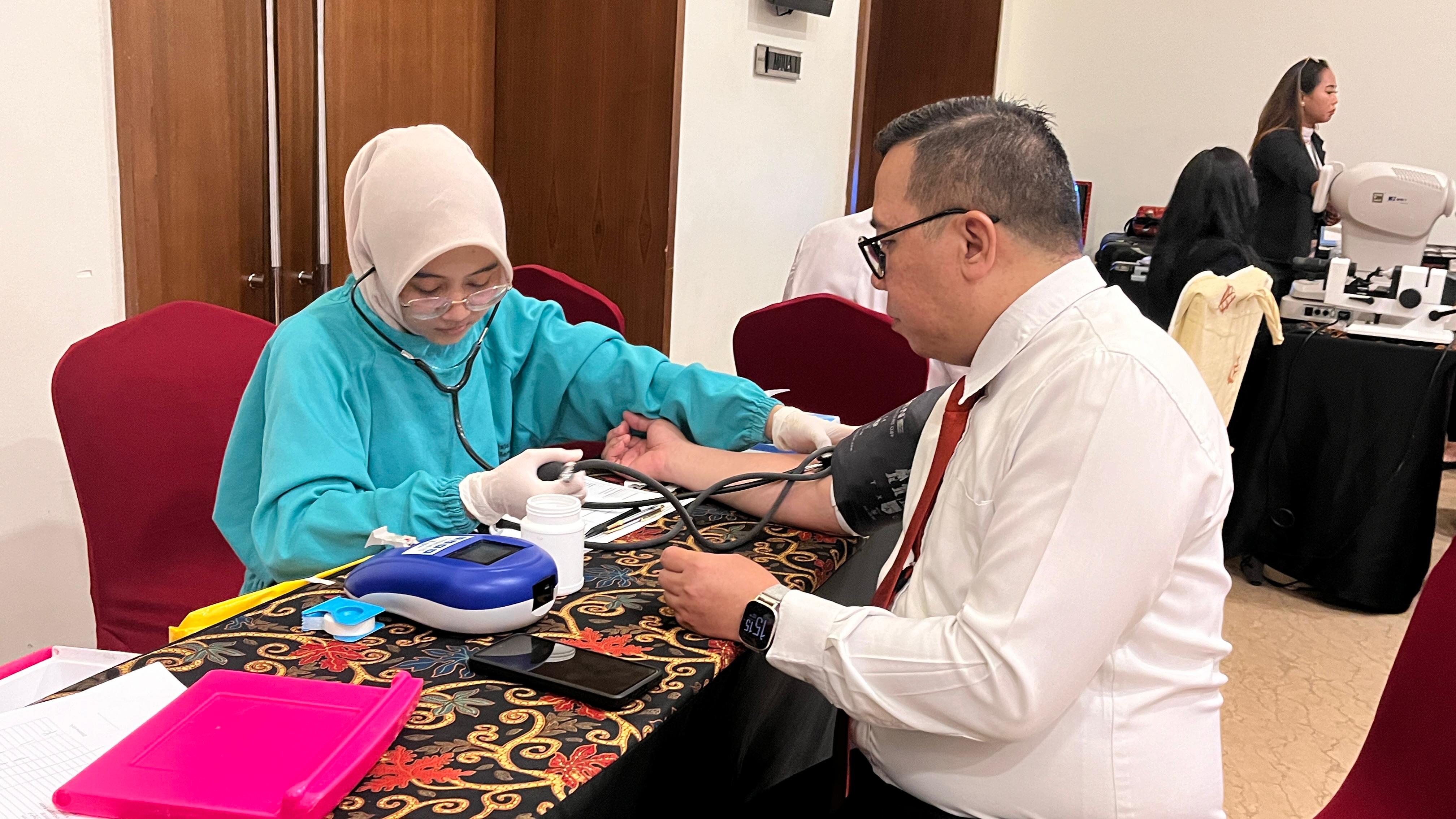 Grand Zuri BSD City Kolaborasi dengan PMI Tangsel Gelar Donor Darah Hotel Grand Zuri BSD City menggelar kegiatan donor darah rutin di area Foyer Mulia 1 Grand Zuri BSD City, Selasa (20/5/2025). (tangselpos.id/lim)