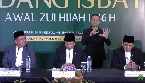 Menag Nasaruddin Umar (tengah) saat memimpin sidang Isbat. Foto : Ist